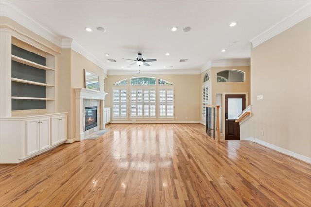 906 Reinicke Street, Houston, TX 77007