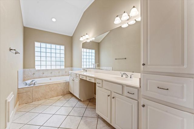 906 Reinicke Street, Houston, TX 77007