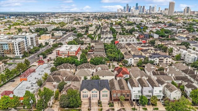 906 Reinicke Street, Houston, TX 77007