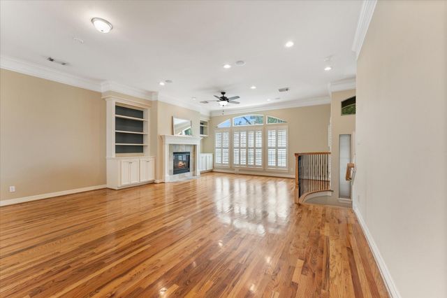 906 Reinicke Street, Houston, TX 77007