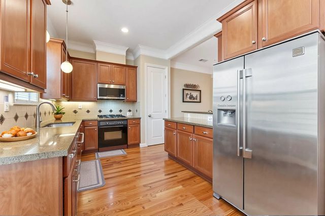 906 Reinicke Street, Houston, TX 77007