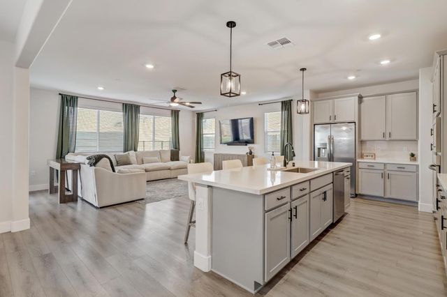 4300 Greenshank Cir, Rancho Cordova, CA 95742