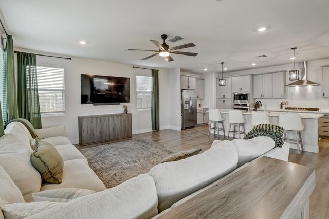 4300 Greenshank Cir, Rancho Cordova, CA 95742