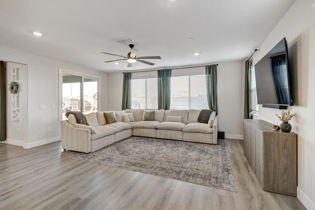 4300 Greenshank Cir, Rancho Cordova, CA 95742