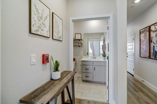 4300 Greenshank Cir, Rancho Cordova, CA 95742