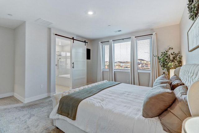 4300 Greenshank Cir, Rancho Cordova, CA 95742