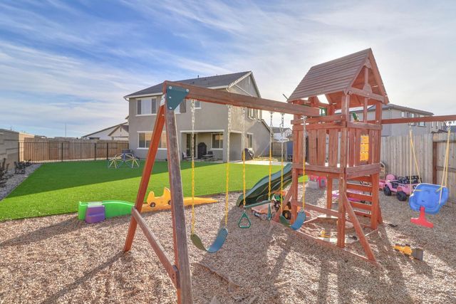 4300 Greenshank Cir, Rancho Cordova, CA 95742