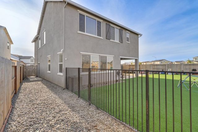 4300 Greenshank Cir, Rancho Cordova, CA 95742