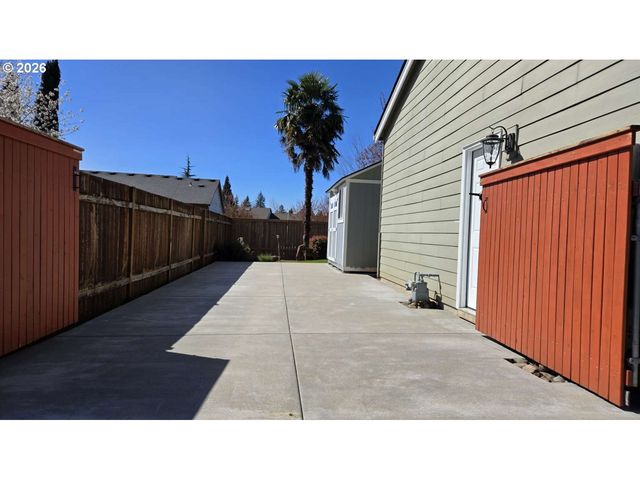 16379 TRAIL VIEW Dr, Oregon City, OR 97045