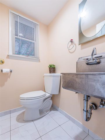 12 Grand Place, East Northport, NY 11731