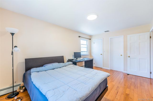 12 Grand Place, East Northport, NY 11731