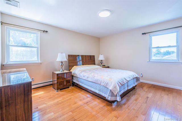 12 Grand Place, East Northport, NY 11731