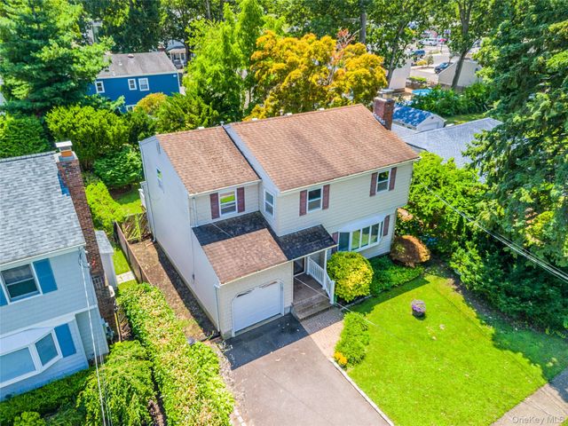 12 Grand Place, East Northport, NY 11731