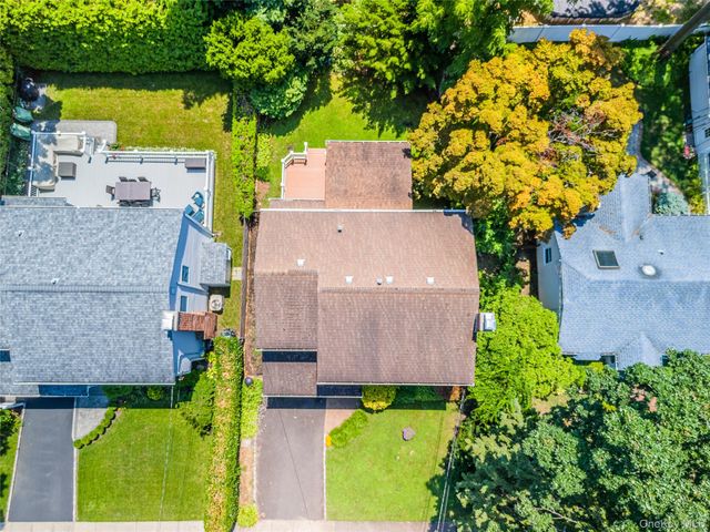 12 Grand Place, East Northport, NY 11731