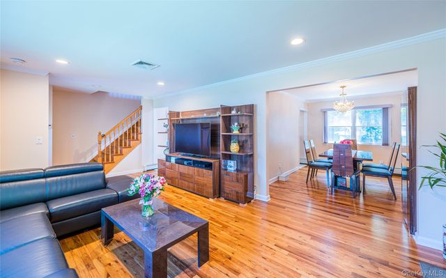 12 Grand Place, East Northport, NY 11731