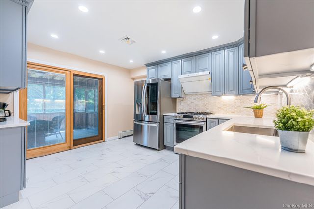 12 Grand Place, East Northport, NY 11731