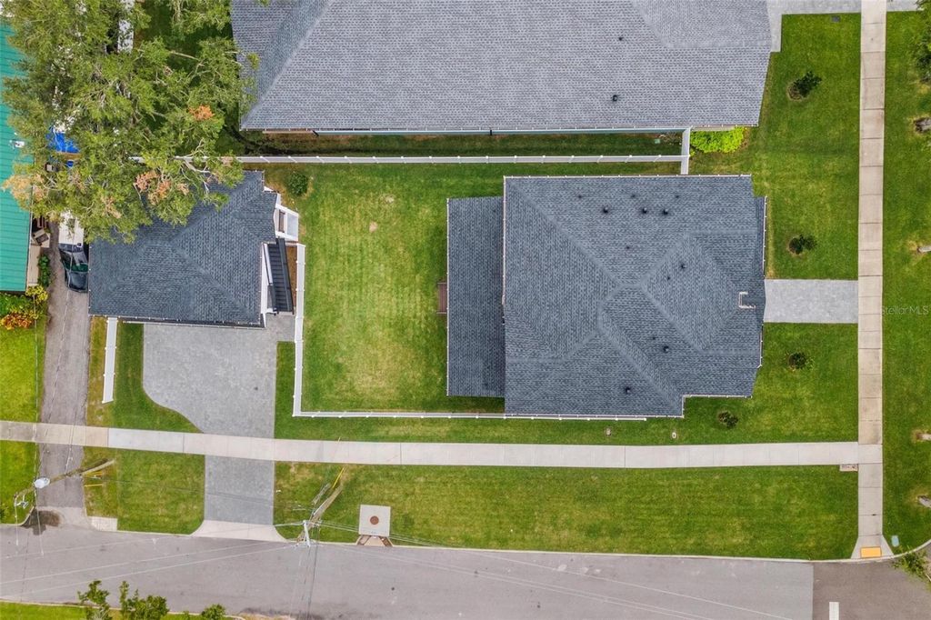Image 32 of property listing at 401 PARK BOULEVARD, Oldsmar, FL 34677