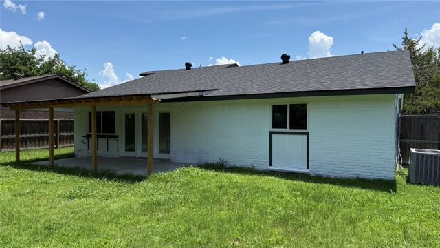 633 Stroud Lane, Garland, TX 75043