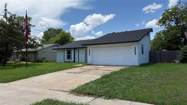633 Stroud Lane, Garland, TX 75043