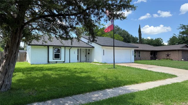 633 Stroud Lane, Garland, TX 75043