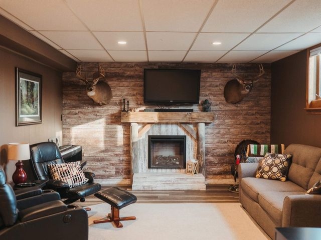 106 SW Reimer Street, Elkader, IA 52043