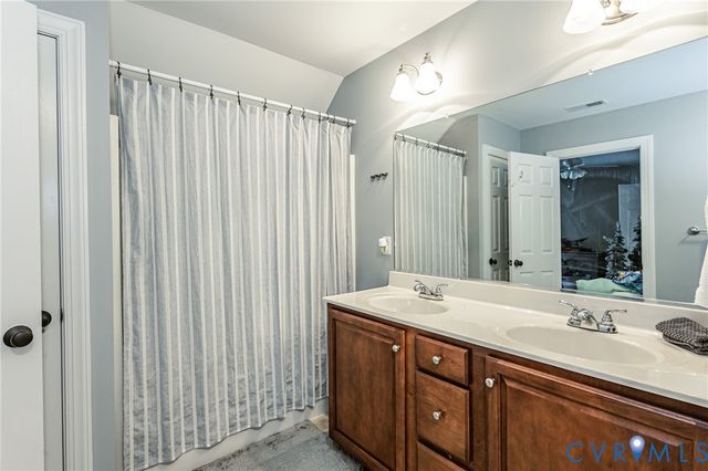 11315 Kings Pond Dr, Providence Forge, VA 23140