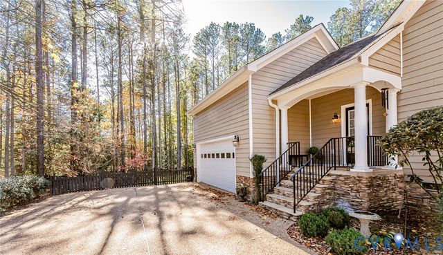 11315 Kings Pond Dr, Providence Forge, VA 23140