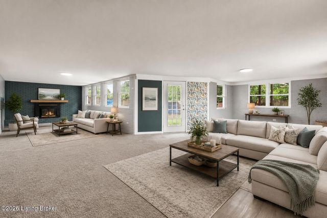 9903 Ponder Ln, Louisville, KY 40272