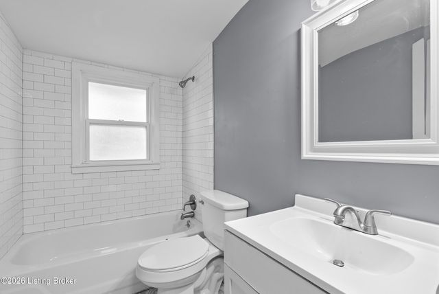 9903 Ponder Ln, Louisville, KY 40272