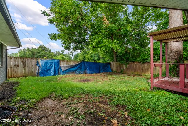 9903 Ponder Ln, Louisville, KY 40272