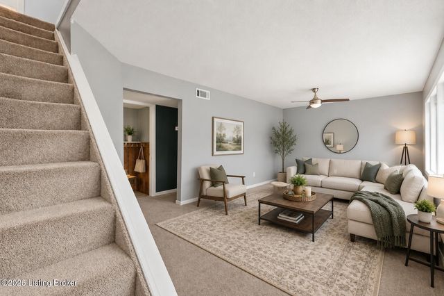 9903 Ponder Ln, Louisville, KY 40272