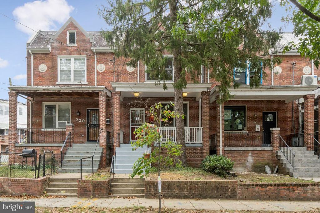 222 LONGFELLOW ST NW, Washington, DC 20011