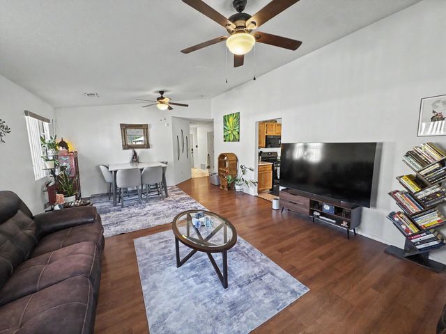 5723 Aida Road NW, Albuquerque, NM 87114