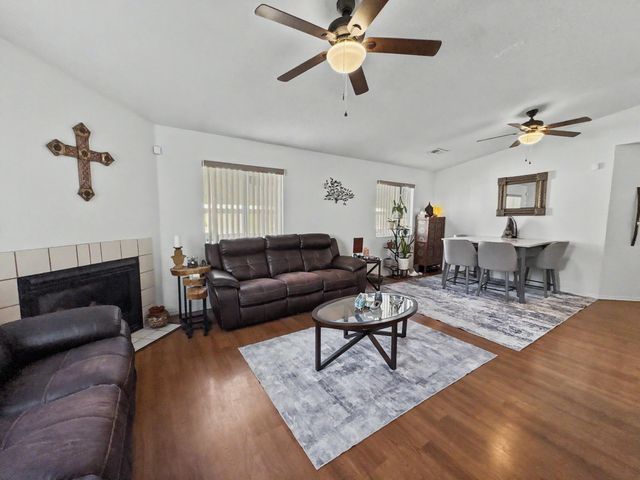 5723 Aida Road NW, Albuquerque, NM 87114