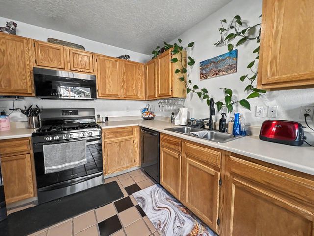 5723 Aida Road NW, Albuquerque, NM 87114