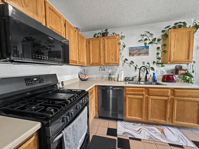 5723 Aida Road NW, Albuquerque, NM 87114