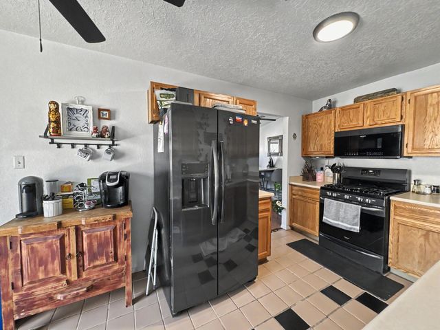 5723 Aida Road NW, Albuquerque, NM 87114