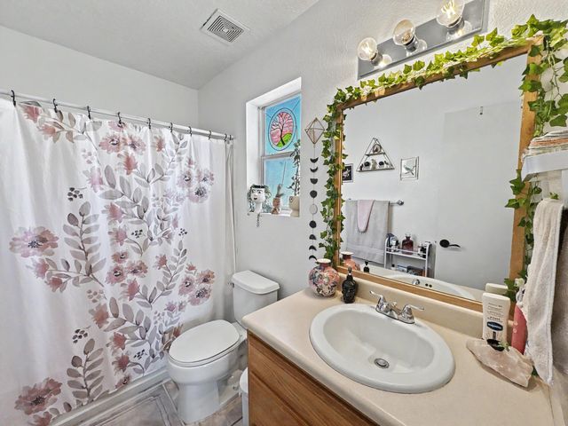 5723 Aida Road NW, Albuquerque, NM 87114