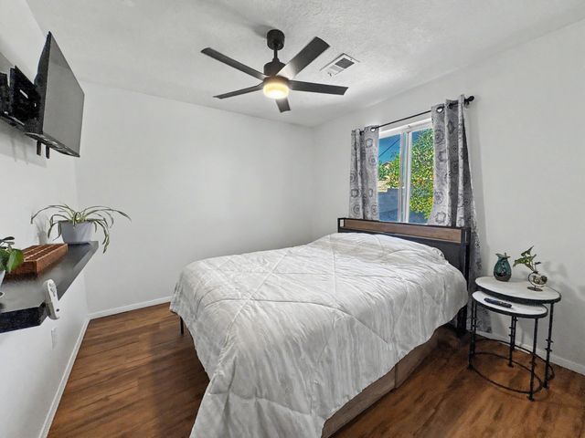 5723 Aida Road NW, Albuquerque, NM 87114