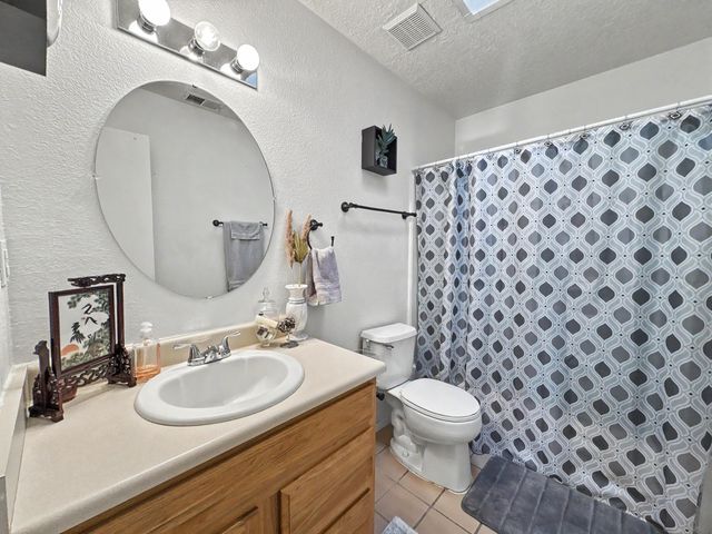 5723 Aida Road NW, Albuquerque, NM 87114
