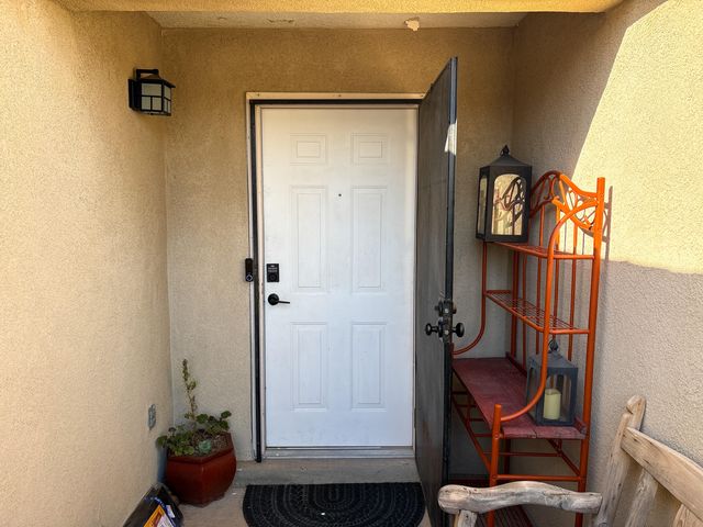 5723 Aida Road NW, Albuquerque, NM 87114