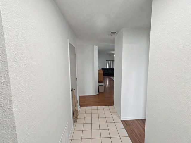 5723 Aida Road NW, Albuquerque, NM 87114