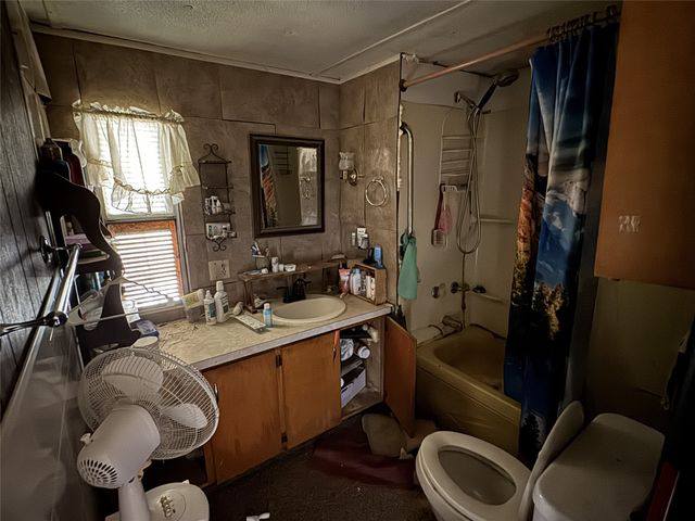 1161 Davis CT Court, Rio Vista, TX 76093