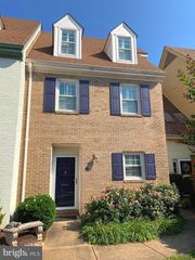1011-D CHARLES ST #D, Fredericksburg, VA 22401