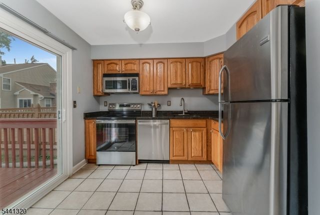 93 Driftwood Dr., Franklin Twp., NJ 08873