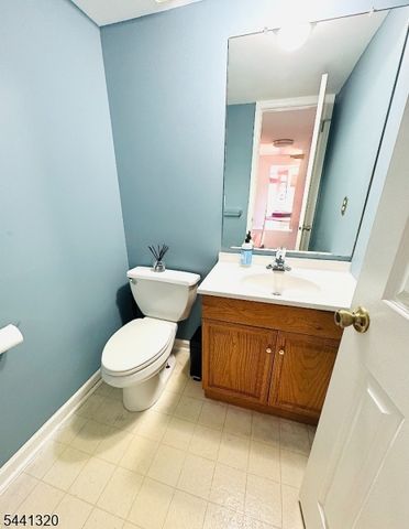 93 Driftwood Dr., Franklin Twp., NJ 08873