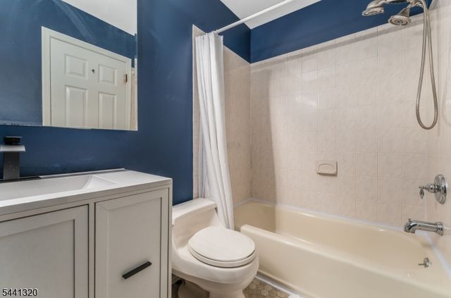93 Driftwood Dr., Franklin Twp., NJ 08873