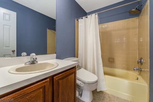 93 Driftwood Dr., Franklin Twp., NJ 08873