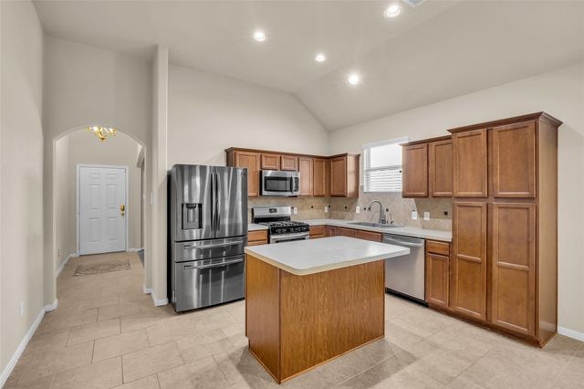 12575 Canyon Falls Boulevard, Willis, TX 77318