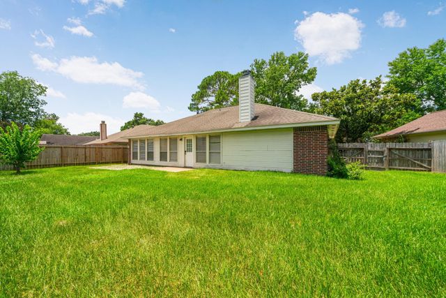 8614 Greenleaf Lake Drive, Houston, TX 77095